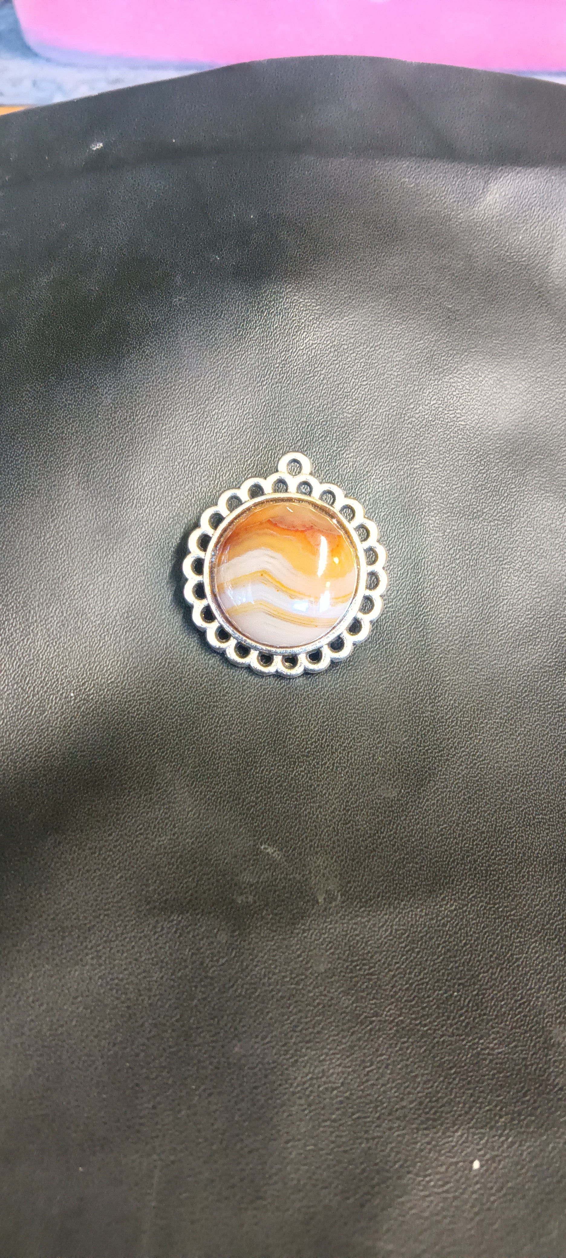Caramel Wave Botswana Agate — Africa — The Scalloped Setting